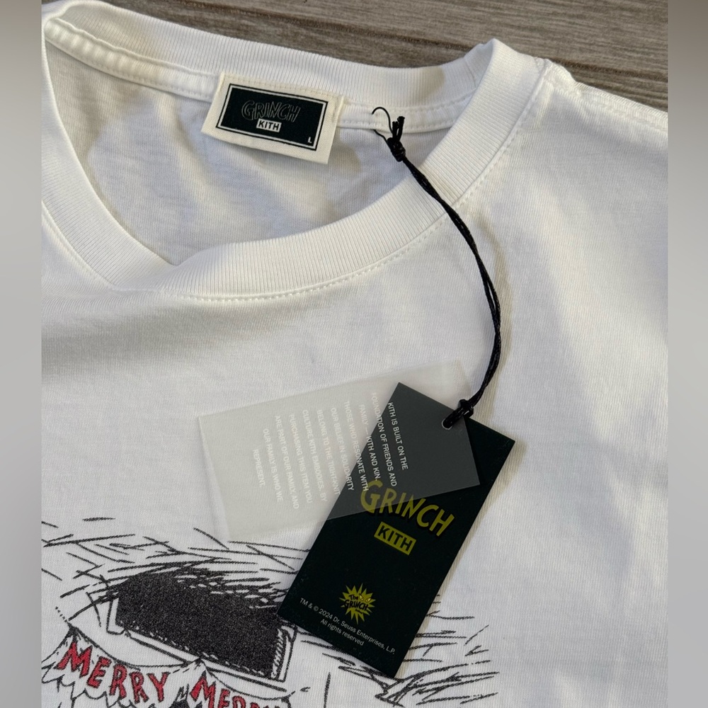 Men's KITH for The Grinch Sign khm032956-101 Vintage Tee White Sz Large New - Picture 6 of 9